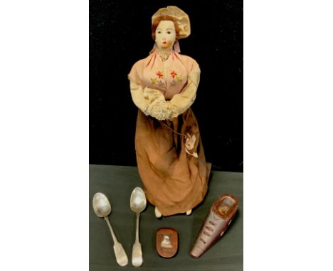 A pair of George III Irish silver tea spoons, James England, Dublin 1818;  mother of pearl inlaid snuff box as a Shoe;  cloth