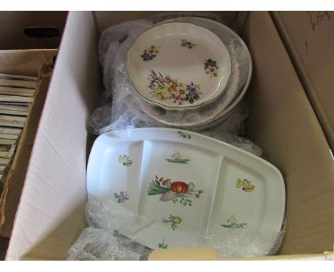 Portmeirion cake slice, Worcester 'Evesham' bowls and assorted serving dishes (8)