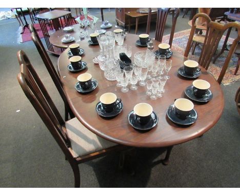 An Ercol "Chester" extending dining table 