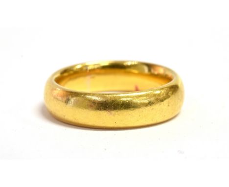 A 22CT GOLD BAND RING hallmarked for Birmingham 1902 ring size k ½ weight approx 8 grams