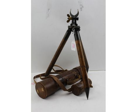 A FIRST WORLD WAR "DALLMEYER LONDON" THREE DRAW BRASS TELESCOPE, "The Sig Mk IV No.2381 1915" in leather protective case with