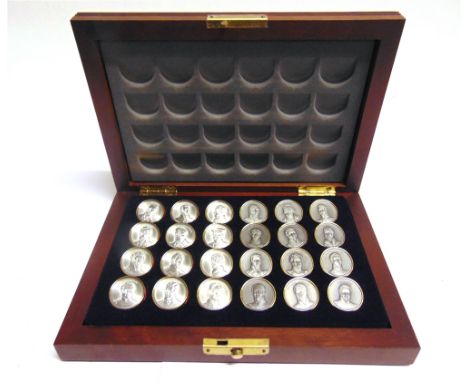 A FRANKLIN MINT 'THE BATTLE OF WATERLOO' CHECKERS OR DRAUGHTS SET  cased.
