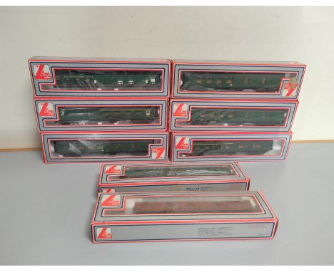 Lima Railways. Eight boxed 00 gauge rolling stock carriages to include four Mk1 BSK Brake Second Corridor in BR green 305334,