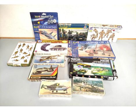 Collection of boxed model construction kits to include a Revell 1:144 scale F-15 E Strike Eagle Fighter Jet 03996, an Italeri