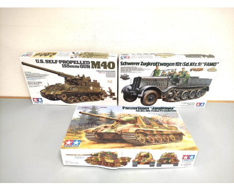 Tamiya. Group of 1:35 scale models to include a U.S Self-Propelled M40 No 351, Panzerjager Jagdtiger No 295 etc&nbsp;(3) 