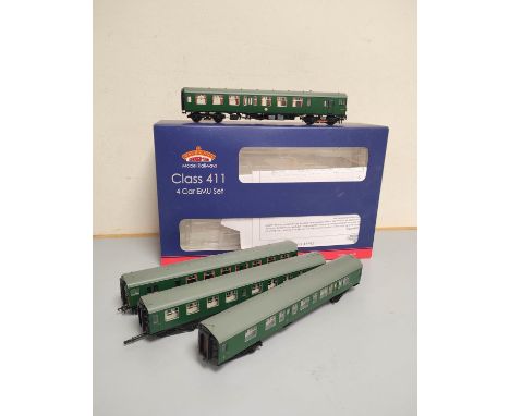 Bachmann Branchline. Boxed 00 gauge Class 411 4 Car EMU rolling stock set. 31-425 