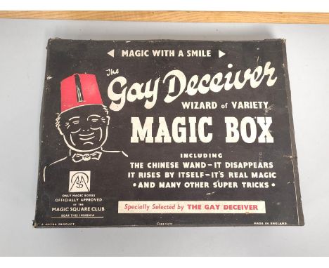 A boxed 'The Gay Deceiver' magic box set c1950-60s. 