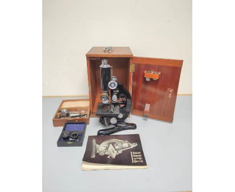 Beck London model 47 monocular microscope serial no. 25089, in black enamel finish, in mahogany storage case. Supplied with B