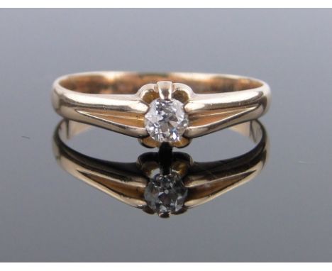 An 18ct gold 0.3ct solitaire diamond ring,size R.