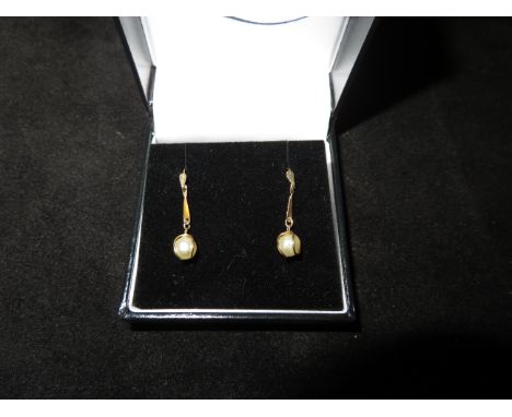 Pair of 9ct Gold &amp; pearl earrings