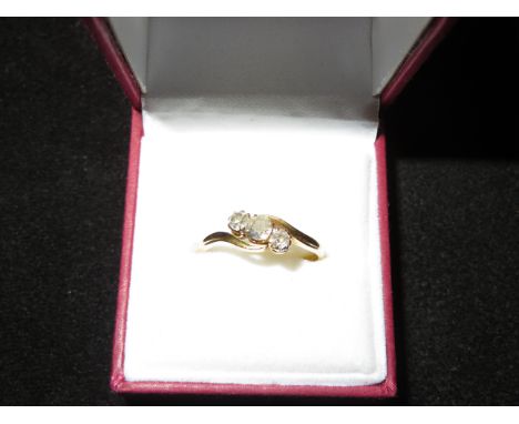 18 ct Gold 3 diamond ring Size R