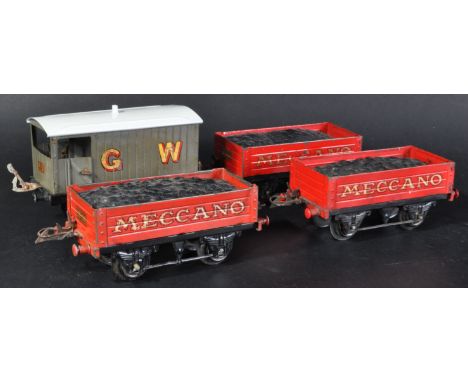 A collection of x4 original vintage Hornby made O gauge model railway trainset locomotive rolling stock wagons comprising x3 