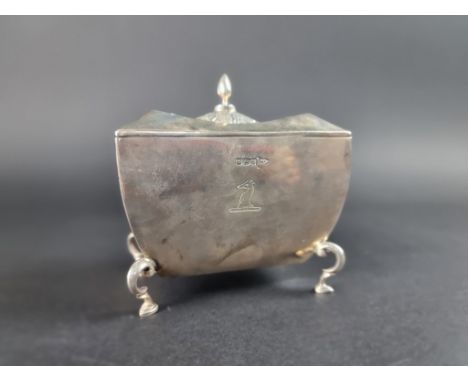 An Edwardian silver tea caddy, by&nbsp;Walker &amp; Hall, Sheffield 1909, 10cm high, 231g. 