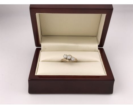 An 18ct yellow gold diamond ring, approx 0.25cts. Approx weight 2.09grams, approx size P.