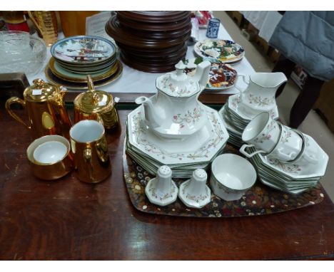 32 pieces Eternal Bow dinner and teaware and 5 piece Royal Worcester tea set