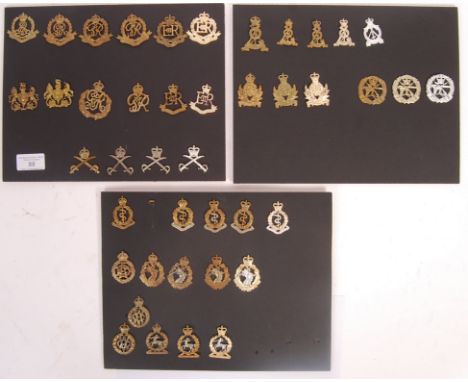 A good collection of 40+ assorted WWI First World War and later British Army military issue uniform cap badges. Largely metal