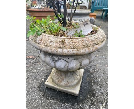 Garden planter / urn