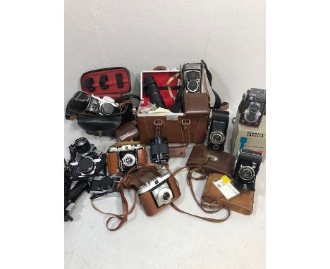 Vintage Cameras , collection of cameras and equipment to include Agfa, Kodak 620 junior, Agfa Isola, Kodak 66, Rolleicord, Mi