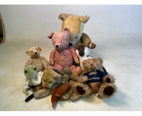 A group of vintage and more modern teddy bears, including a Steiff gold plush bear, height 30cm, a mid 20th century pink plus