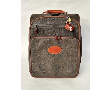 Small Mulberry Mole Scotchgrain Leather Rolling Suitcase, trimmed in chestnut leather, with gilt-tone hardware, three zipped 