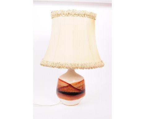Peter Ellery - Tremaen - A mid-century circa 1960s Cornish pottery table lamp light. Stoneware pottery base with natural ston