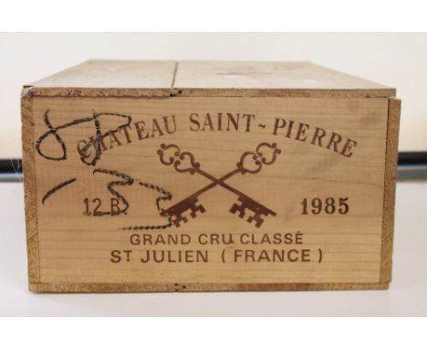 Bordeaux red wine, Chateau Saint-Pierre, St Julien Medoc 1985 Grand Cru Classe, twelve bottles in wooden case. (12). 