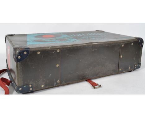 A vintage / retro 20th century laundry advertising case with notation to the top for Guarantee Laundry Bristol.