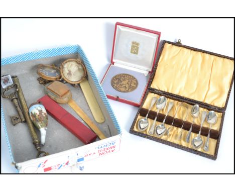 A dealers lot to include a cut throat razor by Alexander of Birmignham, telescopic brass toasting fork, bone snuff box, gilt 