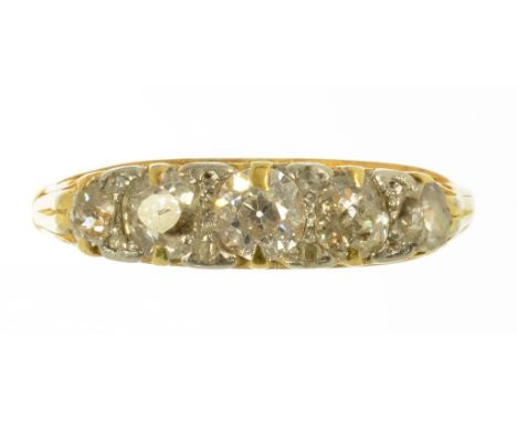 A DIAMOND RING IN GOLD, MARKED 18CT, 4.5G