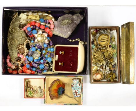 MISCELLANEOUS VINTAGE COSTUME JEWELLERY, WORKS OF ART, ETC