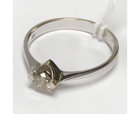 18CT WHITE GOLD SINGLE DIAMOND RING - APPROX 0.25CT STONE - SIZE M-N 2.4 GRAMS APPROX