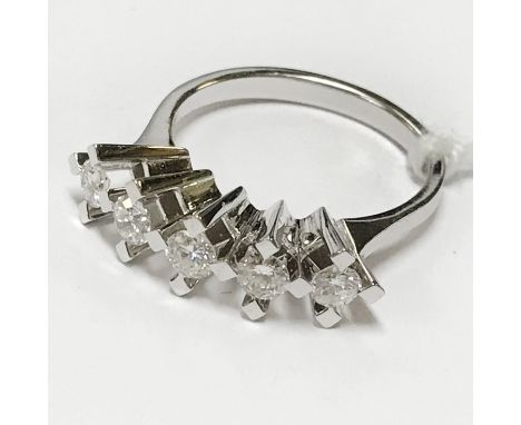 14CT GOLD 5 STONE DIAMOND RING SIZE M -  APPROX 3.5GRAMS