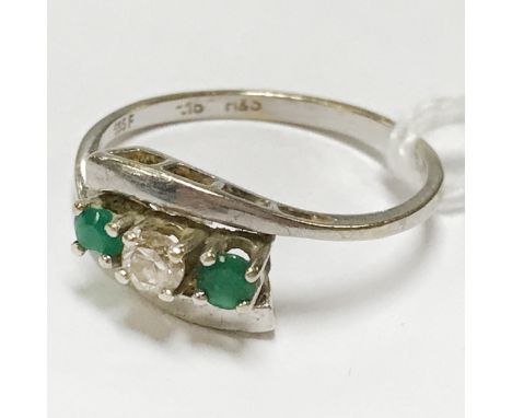 14CT GOLD &amp; EMERALD RING - 2.1 GRAMS APPROX.