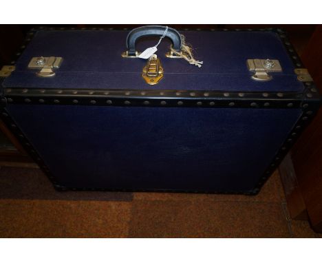 Travel trunk 