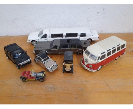 Die cast, scale 1:24, 1996 Lincoln Limousine, scale 1:32 limousine, scale 1:25, VW Samba and four other models 