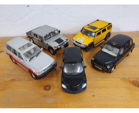 Die cast, scale 1:18, Hummer H2, Hummer (Army), Toyota Land Cruiser, London taxi cab, Chrysler PT Cruiser, cases (5) 