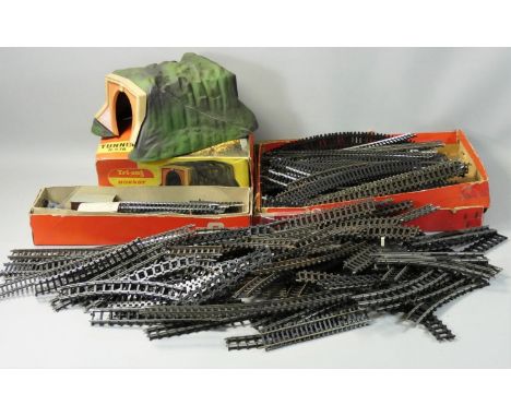Hornby 'OO' gauge - a quantity of boxed and unboxed Tri-ang railway track, including a boxed RS.24 set and a boxed 'System 6'