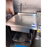 Catering Solution 700mm x 700mm x 920mm stainless steel preparation table with under shelf and