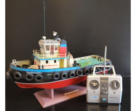 Hobby Engine - A radio controlled Southampton tug, Length  56cm,Height 19cm, Width 42cm (radio controll, batteries and other 