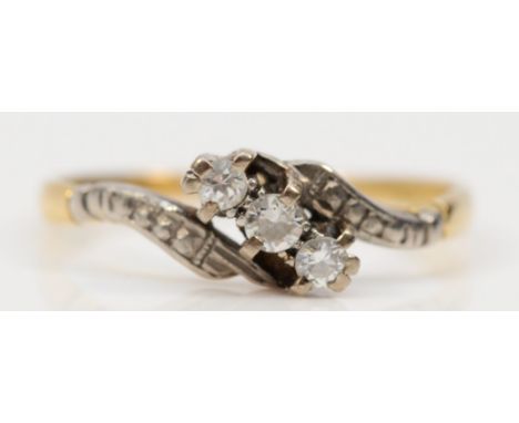 An 18ct gold and platinum vintage diamond trilogy dress ring, N, 1.8g 