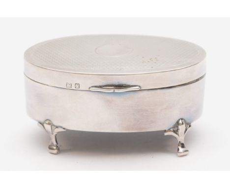 A silver oval trinket box, Birmingham 1945, 8.5 x 5.5 x 4cm,  interior poor 
