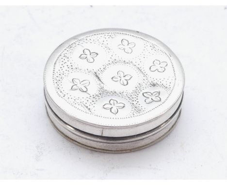 A George III silver patch box, Birmingham c.1790, marks worn, 22mm, 3.4gm 