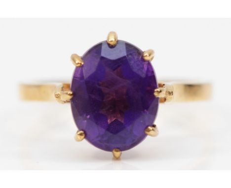 A 9ct gold 1970s amethyst dress ring, claw set, L 1/2, 2.1g 