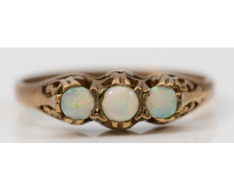 A 9ct gold vintage opal three stone ring with patterned gallery, N, 1.8g 