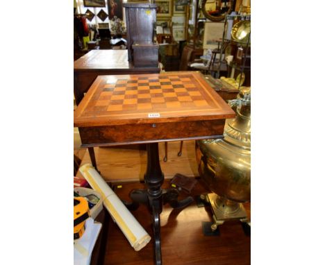 A Victorian walnut and chequerboard inlaid tripod table, 46cm wide. 