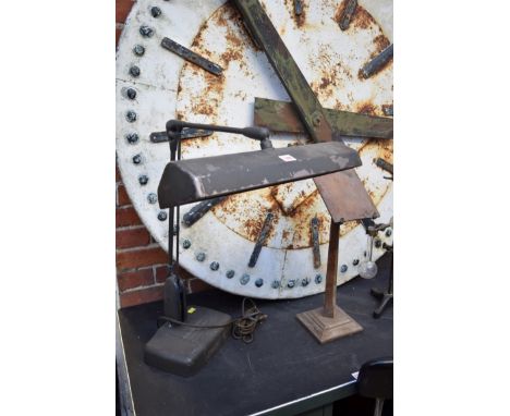 A vintage Dazor floating fixture lamp. 