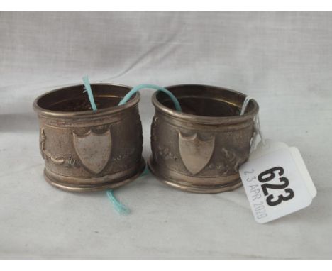 Pair of chaste engine napkin rings, 60g      