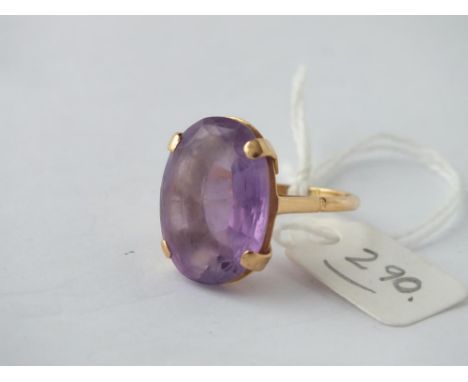 Single stone amethyst ring set in 22ct, size R, 6.4g