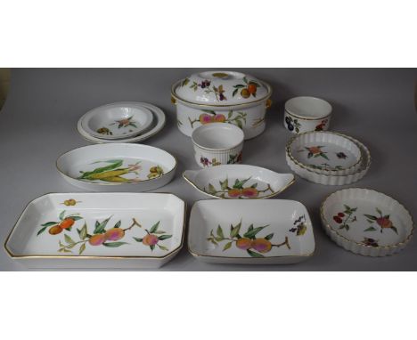 A Collection of Twelve Pieces of Royal Worcester Evesham Dinner to Tablewares to include Large Lidded Tureen, Pots, Flan Dish