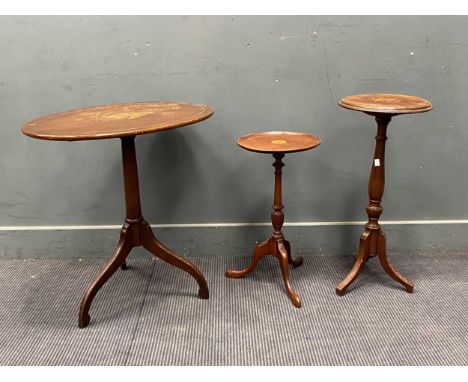 Three mahogany occasional tables, to include an oval tripod inlaid with the insignia of the United States of America 66cm x 6